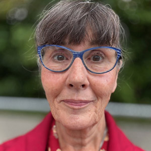 Headshot of Jo Davies.